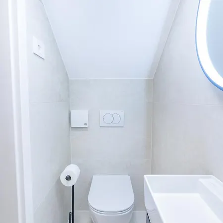 Isolana إيزولا