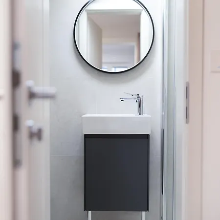 Isolana * إيزولا